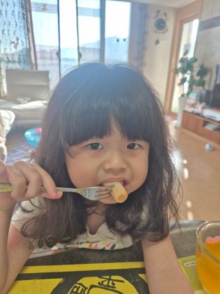 나우  [요리궁리] 매콤달콤 꽃떡볶이 6개입 세트 — 5점을 준 리뷰어가 2025년 1월 올린 사용 사진
