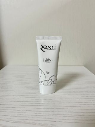 렉스리 데일리 톤업 크림 Rexri Daily Tone Up Cream — 5점을 준 리뷰어가 2022년 9월 올린 사용 사진