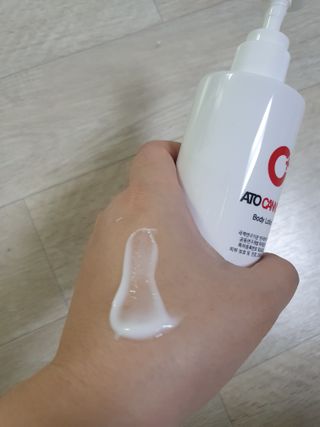 아토캐논(ATO CANNON) 아토캐논 고보습 바디로션 200ml — 5점을 준 리뷰어가 2023년 1월 올린 사용 사진