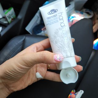 LCN(엘씨엔) LCN 리제너러티브 핸드크림 75ml 주름개선 고보습 재생핸드크림 — 5점을 준 리뷰어가 2022년 8월 올린 사용 사진