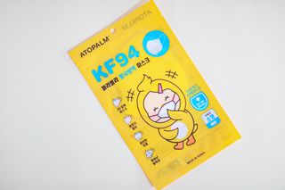 아토팜 블라블라 황사방역 마스크 KF94 — 5점을 준 리뷰어가 2021년 10월 올린 사용 사진