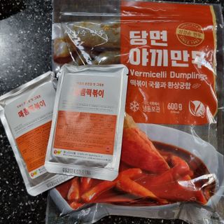 (주)성경순만두 곤약만두.콘치즈만두,삼각당면만두,당면 야끼만두,대구전통 납작만두,떡뽁이 매콤소스,달콤소스 — 3.5점을 준 리뷰어가 2023년 3월 올린 사용 사진