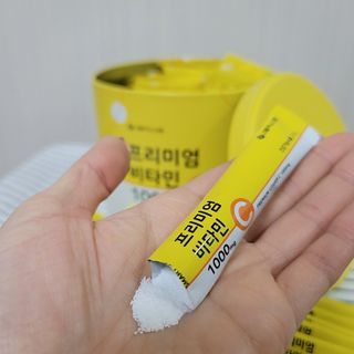 서울약사신협 프리미엄비타민C1000_2.5G x 100포 — 5점을 준 리뷰어가 2021년 1월 올린 사용 사진