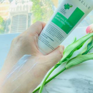랑벨 내츄럴 프레시 업 선크림 75ml — 5점을 준 리뷰어가 2022년 5월 올린 사용 사진