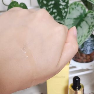 스킨큐어 산다화 비타민c 화이트닝 에센스 30ml — 5점을 준 리뷰어가 2023년 10월 올린 사용 사진