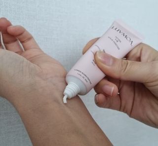 러브모아 향수 고체향수 승무원 고체향수 바르는 향수 니치향수 도손 우드세이지 앤 씨솔트 — 5점을 준 리뷰어가 2022년 12월 올린 사용 사진