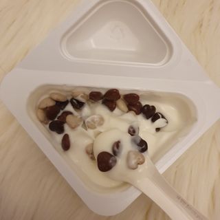 남양유업 또깍 접어 떠먹는 불가리스 2종 — 5점을 준 리뷰어가 2020년 12월 올린 사용 사진