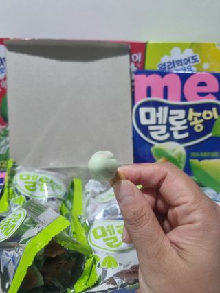 2024 오리온 여름한정판 초코파이 수박 / 후레쉬베리 멜론 / 멜론송이 — 5점을 준 리뷰어가 2024년 8월 올린 사용 사진