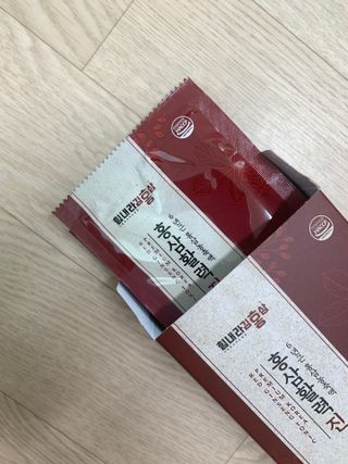 힘내라김홍삼 홍삼활력진 50ml x 5포 — 3.5점을 준 리뷰어가 2021년 4월 올린 사용 사진