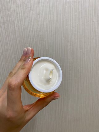 자민경 크레마카라콜 울트라 프로폴리스 하이드라 인텐스 크림 50ml — 5점을 준 리뷰어가 2021년 1월 올린 사용 사진