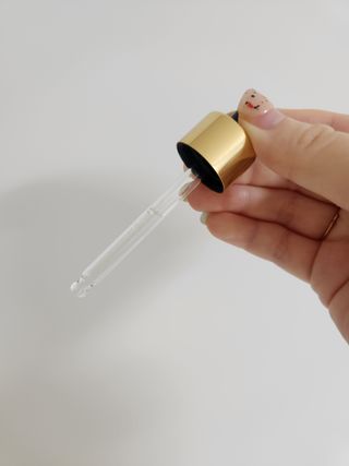 스킨큐어 산다화 비타민c 화이트닝 에센스 30ml — 5점을 준 리뷰어가 2023년 12월 올린 사용 사진