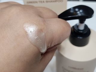 프리마인 더이상 뻣뻣하고 효과없는 탈모샴푸는 NO. 근본부터 케어하는 셀베이스 그린티샴푸(500ml) — 5점을 준 리뷰어가 2023년 5월 올린 사용 사진