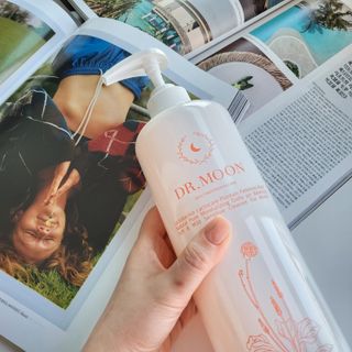 프리[닥터문] 유산균 락토케어 질경초 여성청결제 1000ml (젤타입) — 5점을 준 리뷰어가 2022년 5월 올린 사용 사진