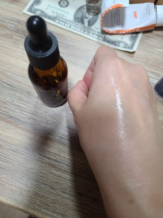 [세븐원쓰리 713] 피부톤을 속부터 밝게 피누스 비타민C 딥 하이드레이션 세럼 — 5점을 준 리뷰어가 2021년 11월 올린 사용 사진