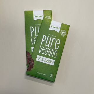 당류2g 자일리톨로 단맛을낸 슈카 퓨어비건 무설탕초콜릿 Xucker vegan 2개입 — 5점을 준 리뷰어가 2021년 4월 올린 사용 사진