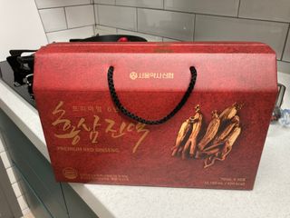 서울약사신협_프리미엄 6년근 홍삼진액_70mlx30포 — 5점을 준 리뷰어가 2021년 2월 올린 사용 사진