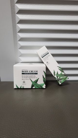 버텍스넘버원 버텍스 넘버원 햄프씨드오일 핸드밤, 바디크림 — 4점을 준 리뷰어가 2022년 3월 올린 사용 사진