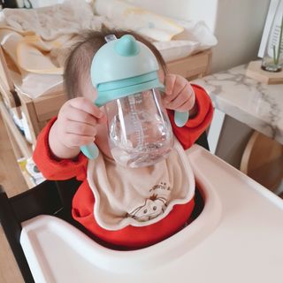 유비맘 트라이탄 코니빨대컵_컬러 랜덤 발송 — 5점을 준 리뷰어가 2021년 1월 올린 사용 사진