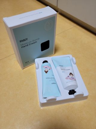 파시 FASCY 高保湿ハンドクリーム40ml+80ml セット — 4점을 준 리뷰어가 2021년 8월 올린 사용 사진