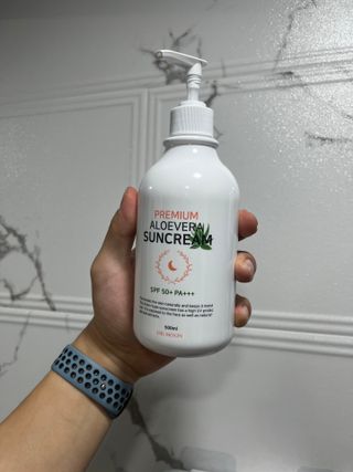 [닥터문] 프리미엄 알로에베라 선크림 500ml — 5점을 준 리뷰어가 2022년 6월 올린 사용 사진