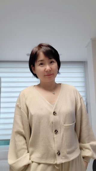 프런투라인 비마이 봄버 포켓 크롭 가디건 — 5점을 준 리뷰어가 2022년 3월 올린 사용 사진