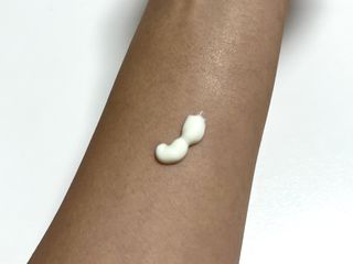 프리마인 선크림만 바꿨을 뿐인데 매일 물 2L챙겨먹고 기초케어 완벽하게 한 물빛피부 완성,셀라브UV프로텍터 — 5점을 준 리뷰어가 2023년 8월 올린 사용 사진