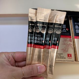 서울약사신협_투데이홍삼정플러스스틱_10g x 30포 — 5점을 준 리뷰어가 2021년 6월 올린 사용 사진