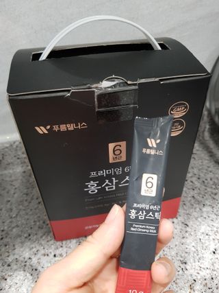 [푸름웰니스] 프리미엄 6년근 홍삼스틱 3mg x 100포 — 5점을 준 리뷰어가 2022년 4월 올린 사용 사진