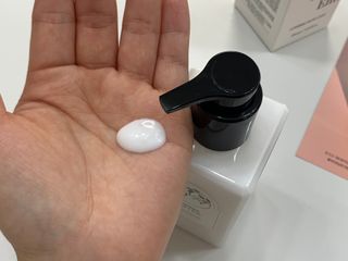 줄라이 모닝 _ JULY MORNING 줄라이모닝 하이드레이팅 퍼퓸드 바디앤핸드 에멀젼 — 5점을 준 리뷰어가 2021년 10월 올린 사용 사진