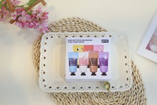 쿤달 BT21 시어버터 앤 마카다미아 퓨어 핸드크림 50ml 7구 기프트 세트 — 5점을 준 리뷰어가 2021년 3월 올린 사용 사진