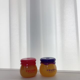 [후르디아] 올리브영 꿀과즙 립밤 2종 (블루베리/석류) — 5점을 준 리뷰어가 2022년 12월 올린 사용 사진