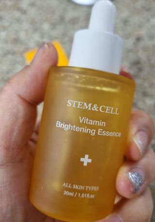 체르엠 스템앤셀 비타민 브라이트닝 에센스 30ml 1개 — 5점을 준 리뷰어가 2021년 12월 올린 사용 사진