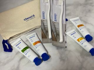 주식회사 클린디 [클린디] 파우치에 쏙 넣어 밖에서도 치아건강🦷 챙기기 [맞춤 칫솔 + 치약  + 파우치 구성] — 5점을 준 리뷰어가 2021년 12월 올린 사용 사진