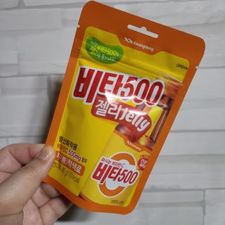 광동생활건강 [광동] 비타500데일리스틱 70포+쇼핑백+구미3개 — 5점을 준 리뷰어가 2021년 12월 올린 사용 사진