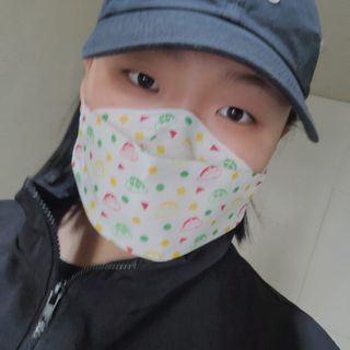 [숨그림]  덴탈마스크 짱구 우리아이 그리고 내가 쓰는 믿을수있는 케릭터 마스크  16종 — 4점을 준 리뷰어가 2021년 10월 올린 사용 사진