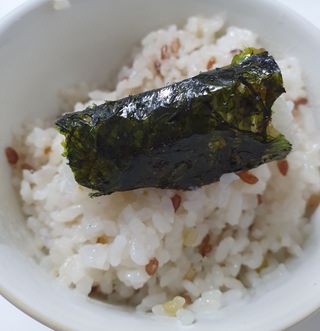 [해림맛김] 들기름에 구운 바삭바삭 김 4종 세트 + 1종 랜덤발송 총5개입 — 5점을 준 리뷰어가 2021년 2월 올린 사용 사진