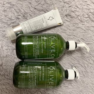올리브 오일 스킨케어 컴퍼니 [OOSC] 보송보송한 내추럴리 너리시드 핸드크림 125ml — 5점을 준 리뷰어가 2021년 5월 올린 사용 사진