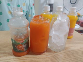 탐라원 제주의 맛, 몬딱주스 4종세트 - 한라봉몬딱주스, 천혜향몬딱주스, 청귤에이드, 당근몬딱주스 — 4.5점을 준 리뷰어가 2021년 8월 올린 사용 사진