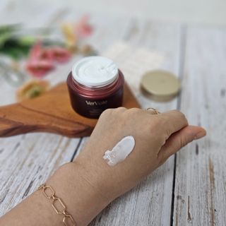 베르비아떼 레드파인 타이트닝 크림 50ml — 4.5점을 준 리뷰어가 2023년 6월 올린 사용 사진