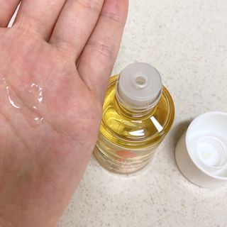 바이오오일 [바이오-오일] 스킨케어 오일 내추럴 60ml — 5점을 준 리뷰어가 2021년 10월 올린 사용 사진