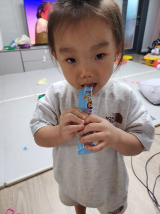 다나음 셀렌에 빠진 아연면역젤리 열대과일맛+사과맛 — 3점을 준 리뷰어가 2023년 8월 올린 사용 사진