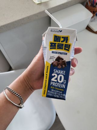 바디랩 프로틴음료 단백질쉐이크 메가프로틴 — 5점을 준 리뷰어가 2022년 5월 올린 사용 사진
