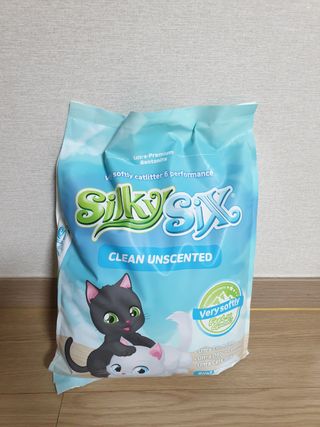 행운의집 실키식스 9kg 크린 언씬티드 프리미엄 고양이모래 — 5점을 준 리뷰어가 2021년 3월 올린 사용 사진