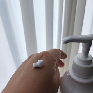 [닥터문] 프리미엄 알로에베라 선크림 500ml — 5점을 준 리뷰어가 2022년 7월 올린 사용 사진