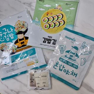 해풀잎 누구나 김밥*1ea [(혼합야채 35g *1ea,  김밥김 (5g, 5ea),  양념간장 (6g, 5ea), 참기름(5g, 2ea)] — 5점을 준 리뷰어가 2022년 10월 올린 사용 사진