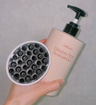 프리마인 더이상 뻣뻣하고 효과없는 탈모샴푸는 NO. 근본부터 케어하는 셀베이스 그린티샴푸(500ml) — 4점을 준 리뷰어가 2023년 4월 올린 사용 사진