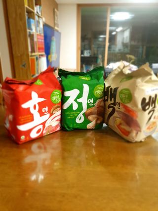 [풀무원] 자연은맛있다 정면, 백면, 홍면  세트 — 5점을 준 리뷰어가 2021년 4월 올린 사용 사진