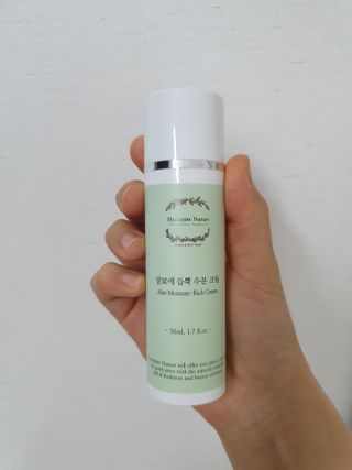 술람미네이처 자연주의 화장품ㅣ속보습 충전 + 민감/트러블 피부 진정 - 알로에 듬뿍 수분 크림 50ml — 4점을 준 리뷰어가 2022년 6월 올린 사용 사진