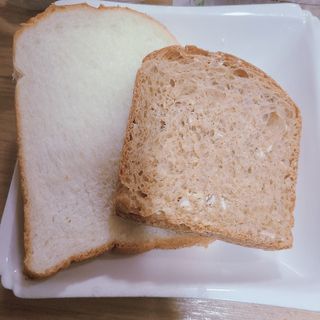 롯데제과 Vbread 포카치아식빵1개 + 미니식빵 1개 + 머핀 2개 세트 — 4.5점을 준 리뷰어가 2021년 9월 올린 사용 사진