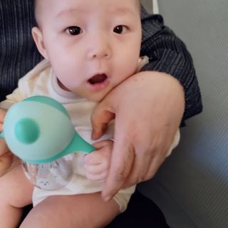 유비맘 트라이탄 코니빨대컵_컬러 랜덤 발송 — 5점을 준 리뷰어가 2021년 3월 올린 사용 사진